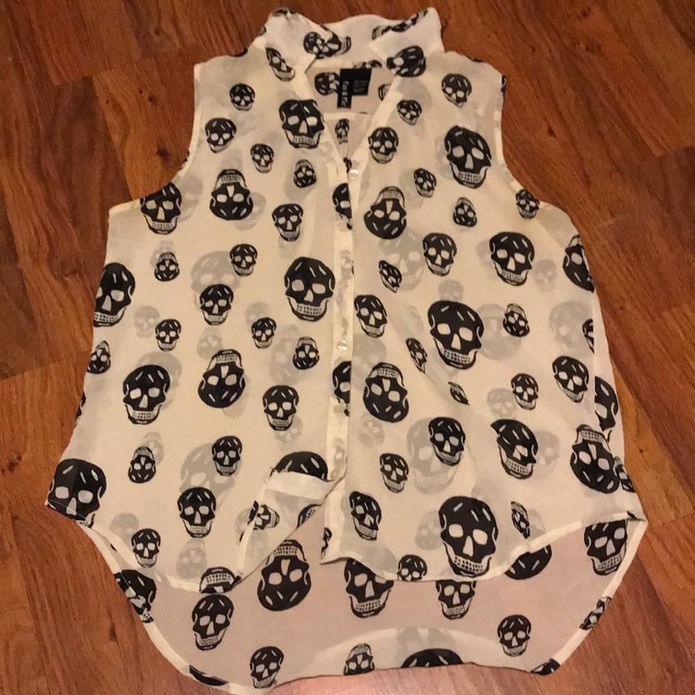 Size large button up skull blouse